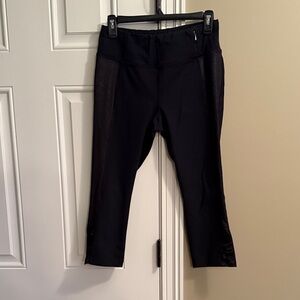 CALIA by Carrie Underwood Black Capris